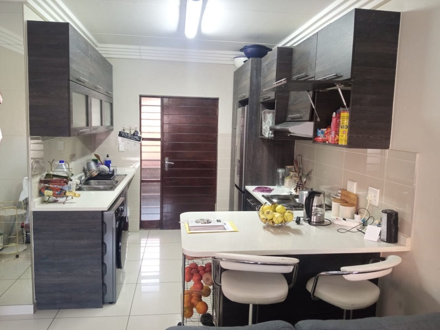 2 Bedroom Property for Sale in Eveleigh Gauteng