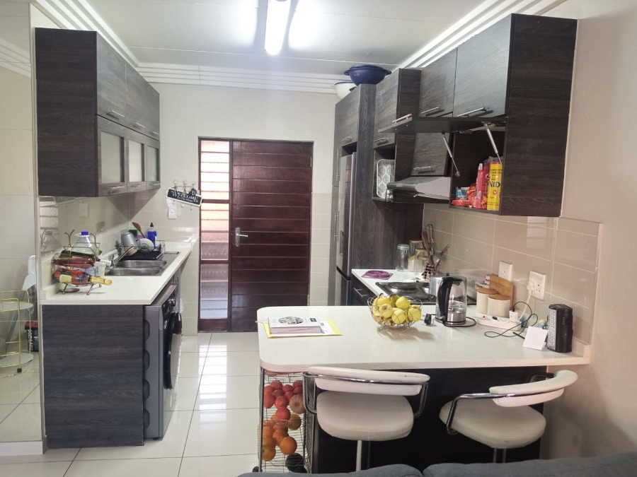 2 Bedroom Property for Sale in Eveleigh Gauteng