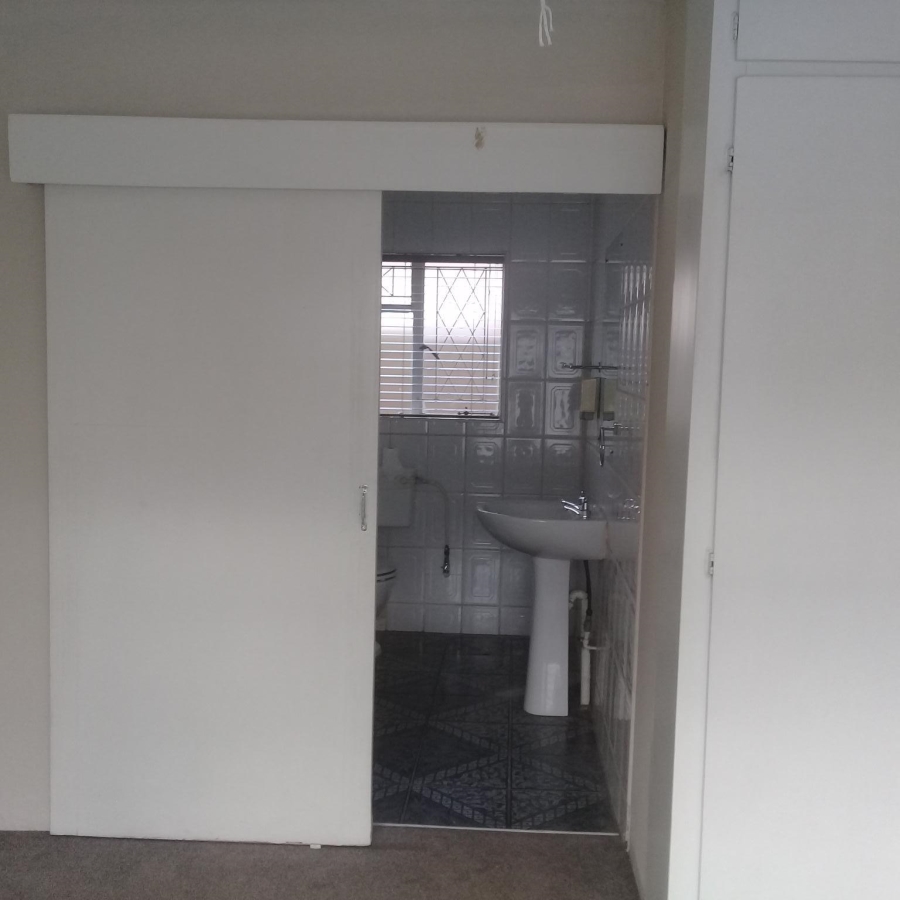 To Let 2 Bedroom Property for Rent in Dalview Gauteng