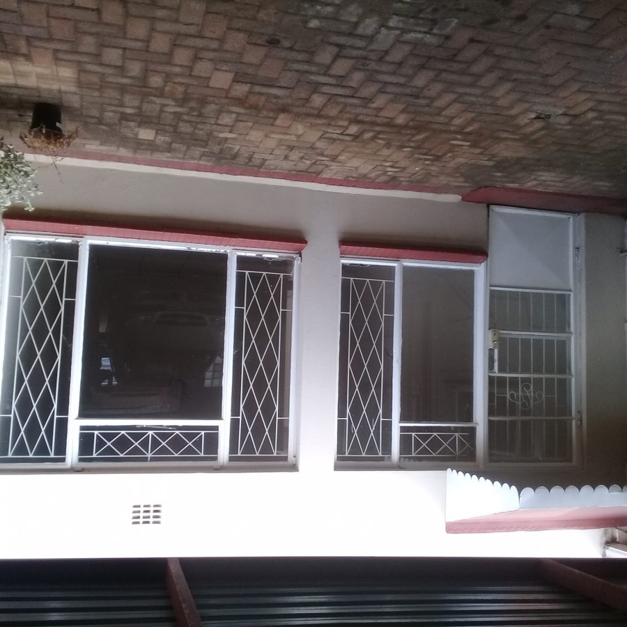 To Let 2 Bedroom Property for Rent in Dalview Gauteng