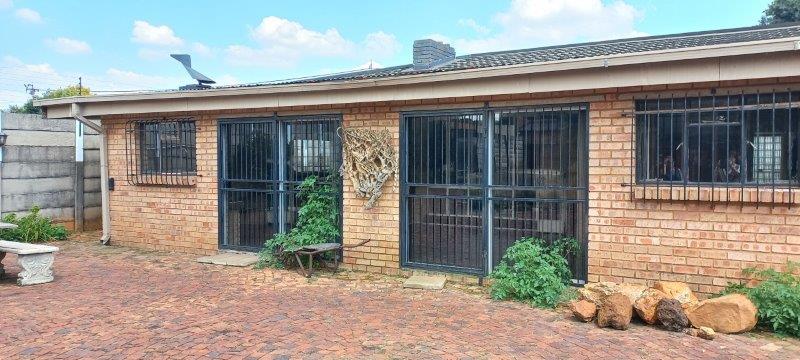 3 Bedroom Property for Sale in Selection Park Gauteng