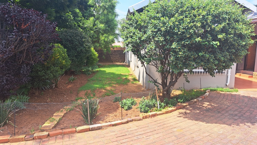 4 Bedroom Property for Sale in Dalpark Gauteng