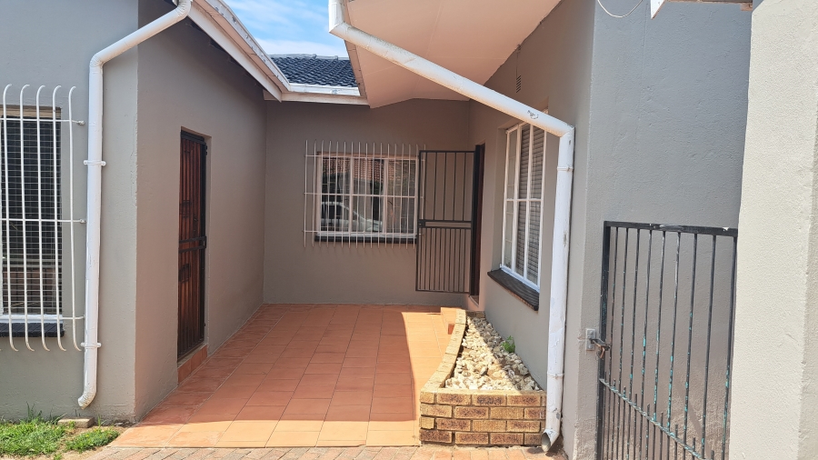 4 Bedroom Property for Sale in Dalpark Gauteng