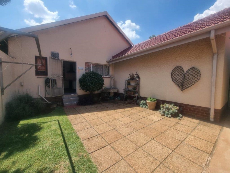 4 Bedroom Property for Sale in Dalpark Gauteng