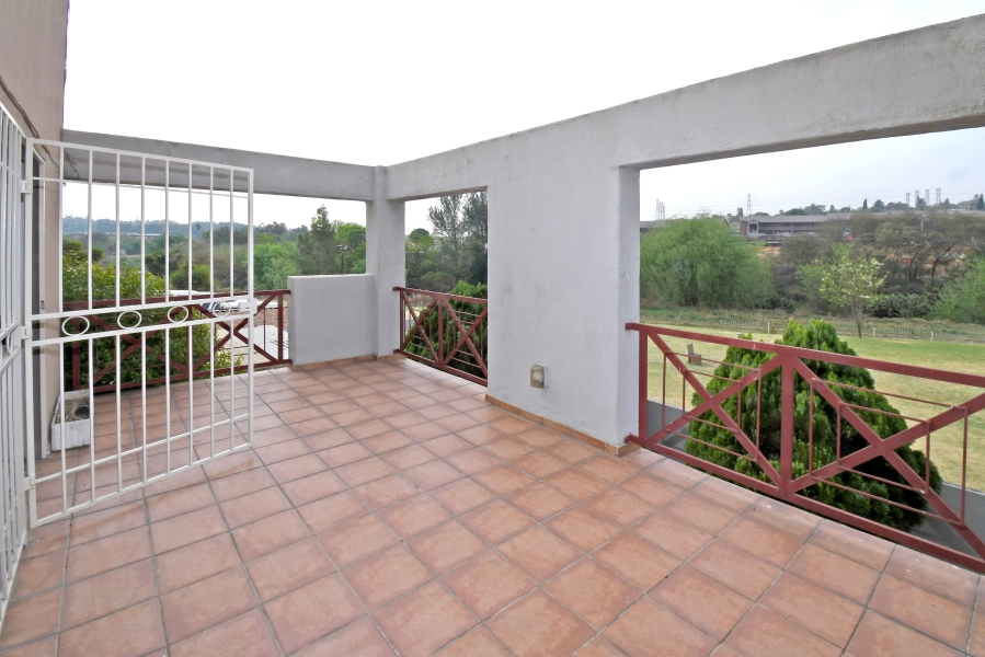 3 Bedroom Property for Sale in Corlett Gardens Gauteng