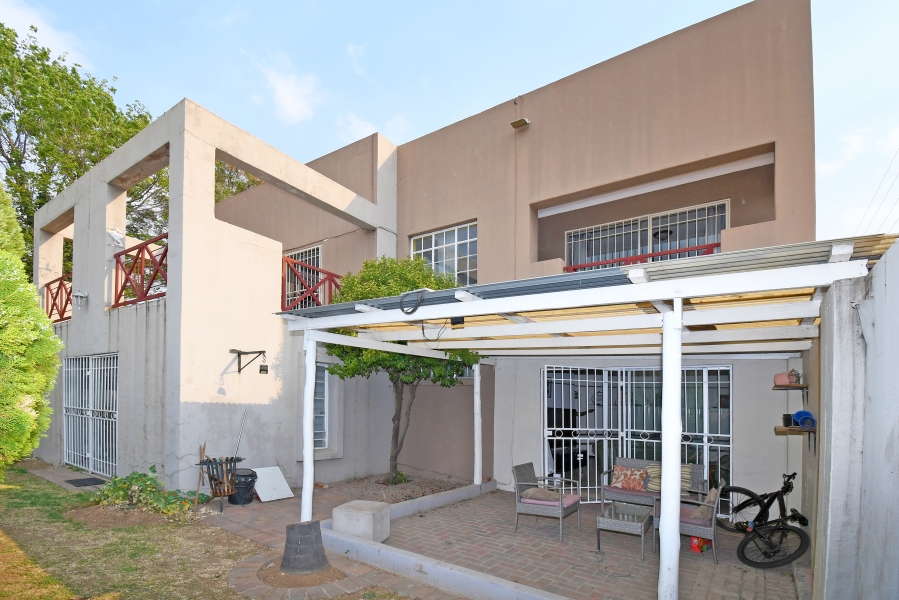 3 Bedroom Property for Sale in Corlett Gardens Gauteng