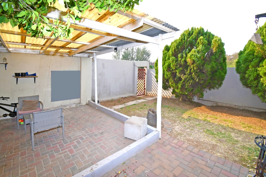 3 Bedroom Property for Sale in Corlett Gardens Gauteng