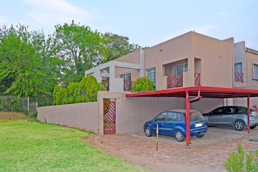 3 Bedroom Property for Sale in Corlett Gardens Gauteng