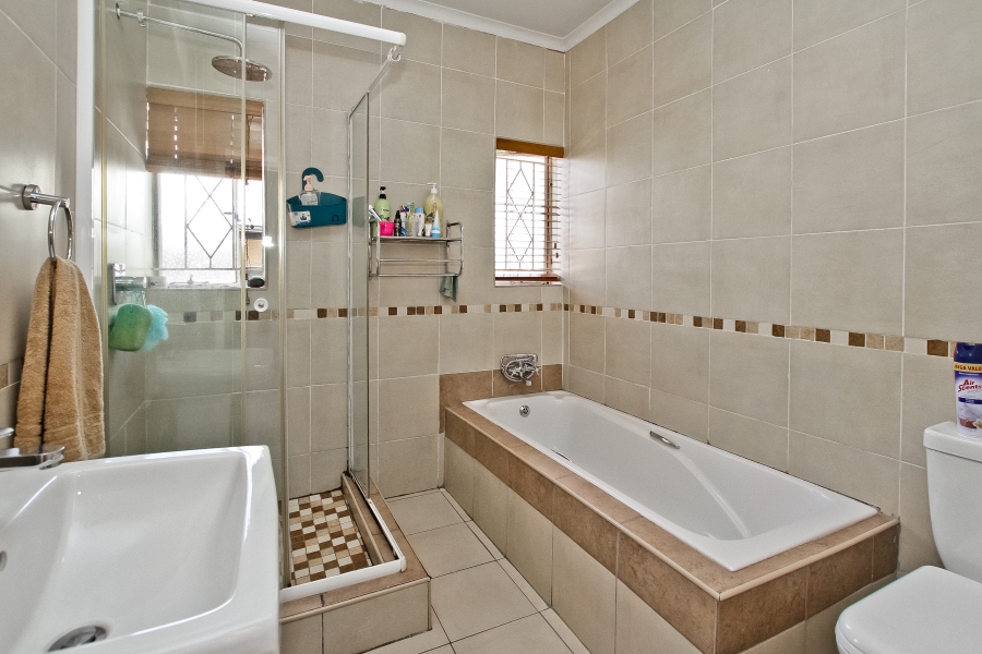 4 Bedroom Property for Sale in Bramley Gardens Gauteng