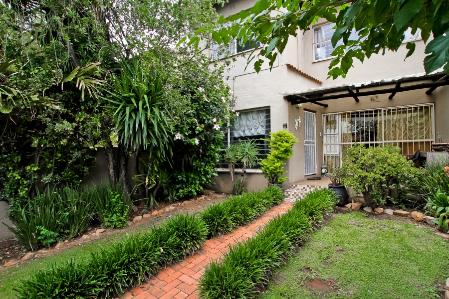 3 Bedroom Property for Sale in Corlett Gardens Gauteng