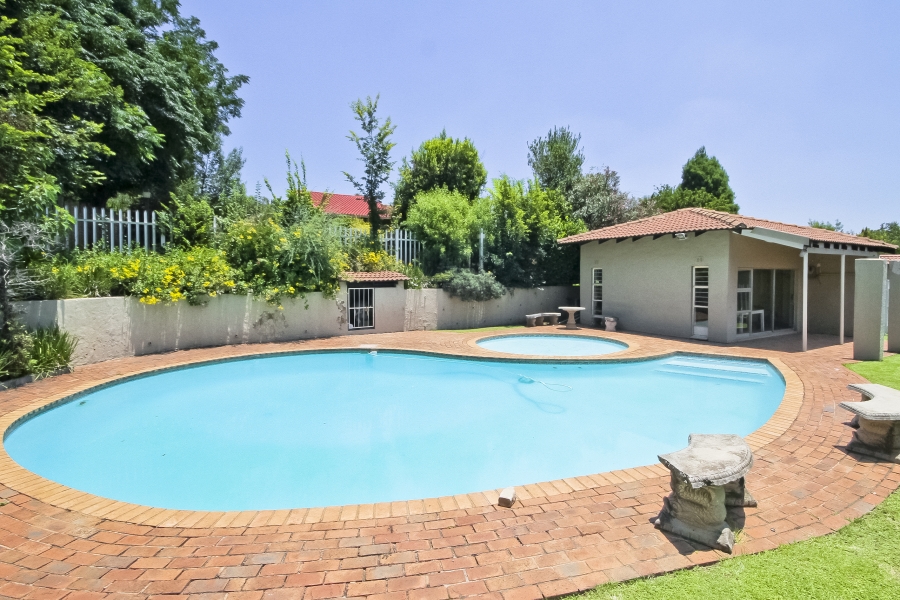 3 Bedroom Property for Sale in Corlett Gardens Gauteng