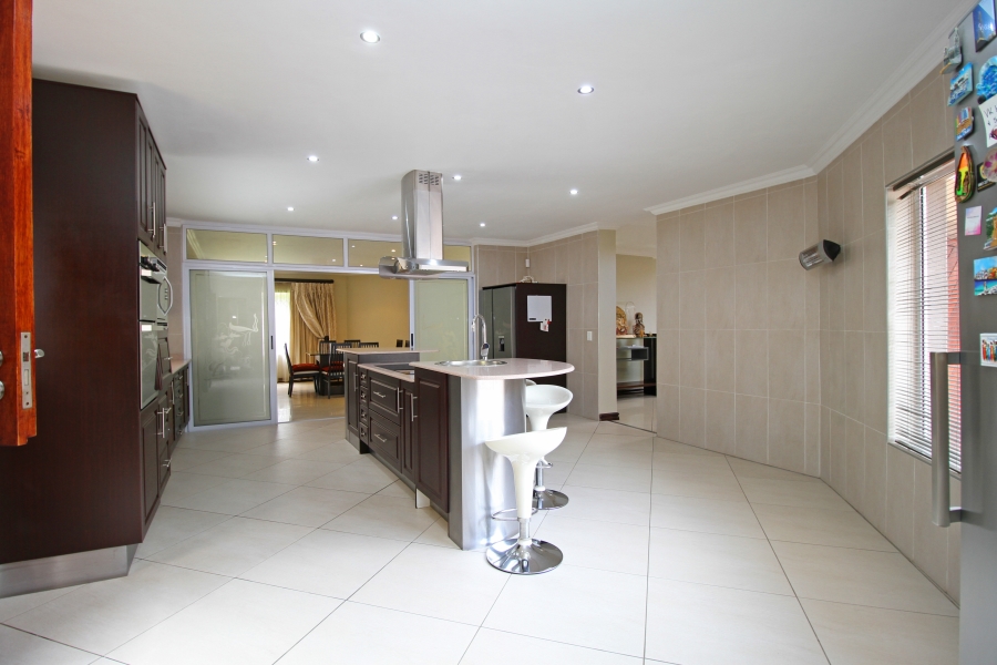 5 Bedroom Property for Sale in Houghton Estate Gauteng