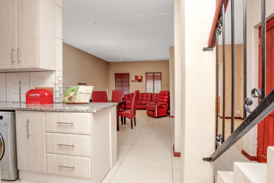 3 Bedroom Property for Sale in Broadacres Gauteng