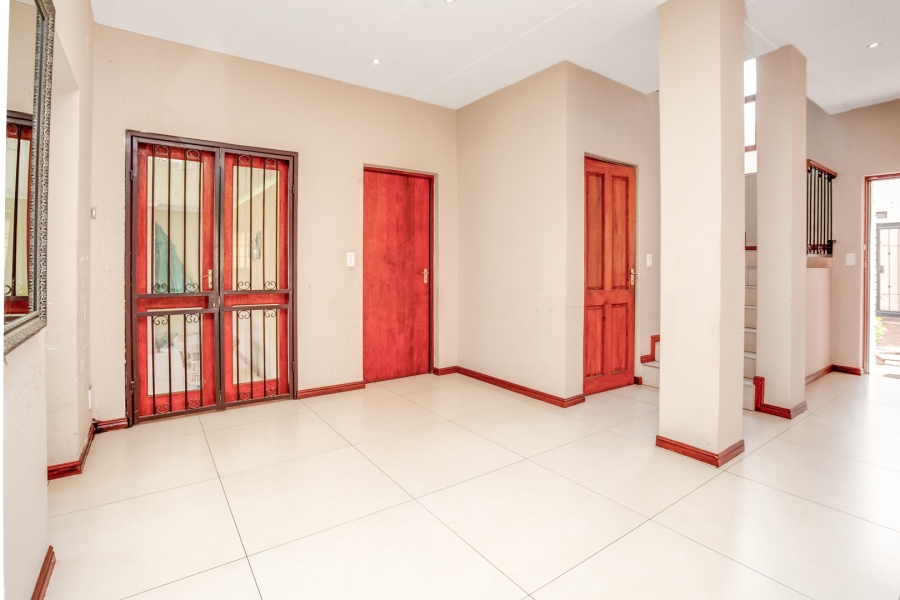 3 Bedroom Property for Sale in Broadacres Gauteng