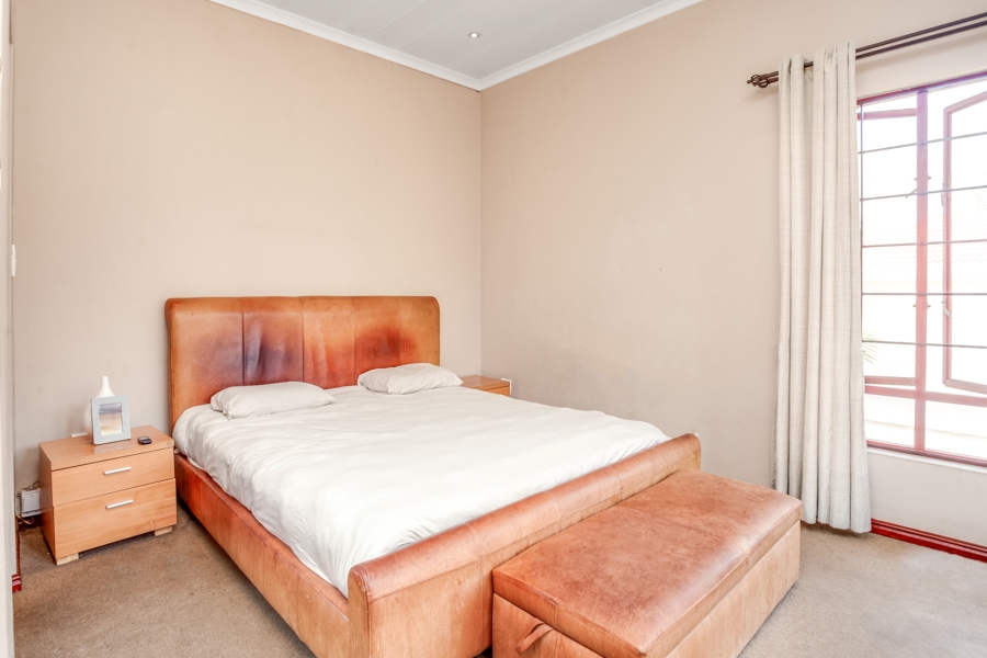 3 Bedroom Property for Sale in Broadacres Gauteng