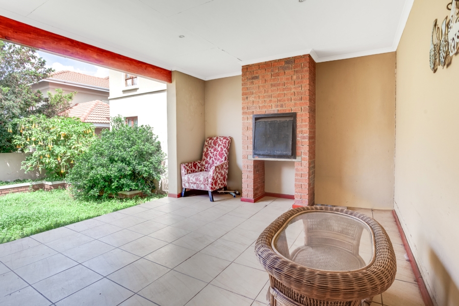 3 Bedroom Property for Sale in Broadacres Gauteng