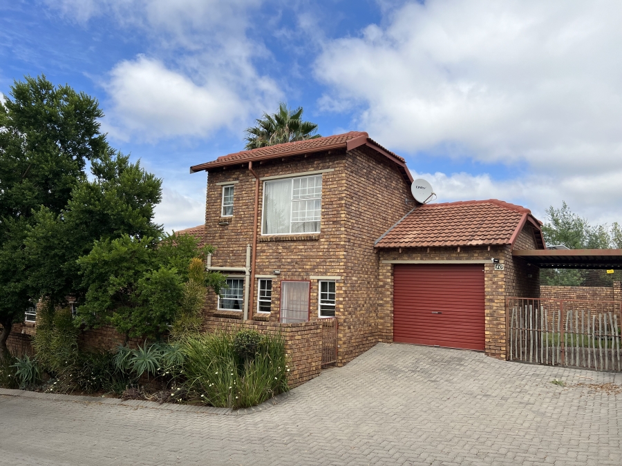 To Let 3 Bedroom Property for Rent in Wilgeheuwel Gauteng