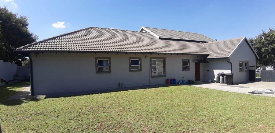 5 Bedroom Property for Sale in Mooikloof Gauteng