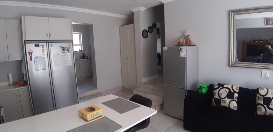 5 Bedroom Property for Sale in Mooikloof Gauteng