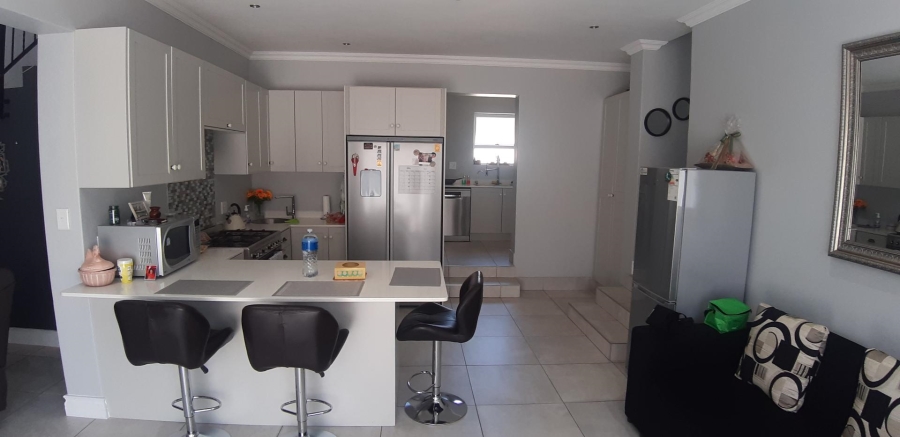 5 Bedroom Property for Sale in Mooikloof Gauteng