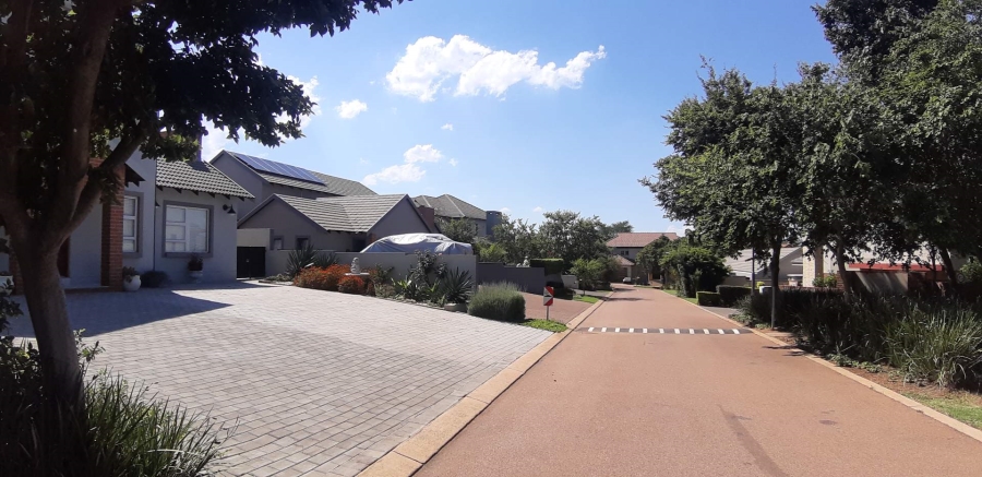 5 Bedroom Property for Sale in Mooikloof Gauteng