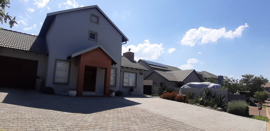 5 Bedroom Property for Sale in Mooikloof Gauteng