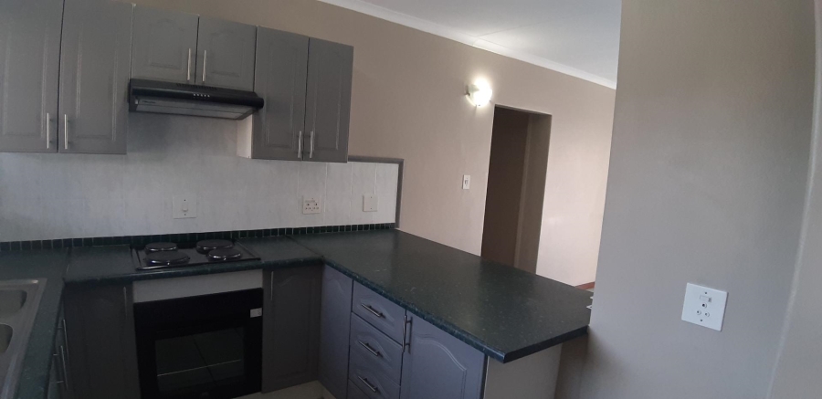 2 Bedroom Property for Sale in Die Hoewes Gauteng