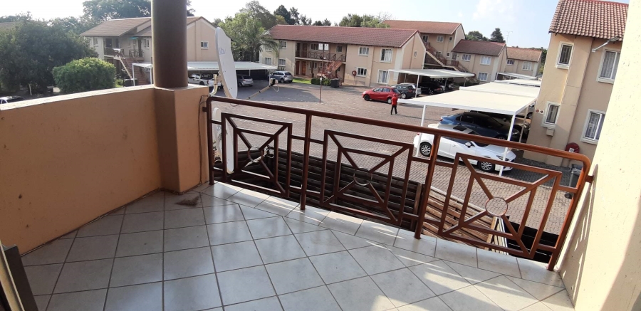 2 Bedroom Property for Sale in Die Hoewes Gauteng