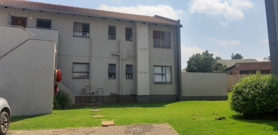 3 Bedroom Property for Sale in Die Hoewes Gauteng