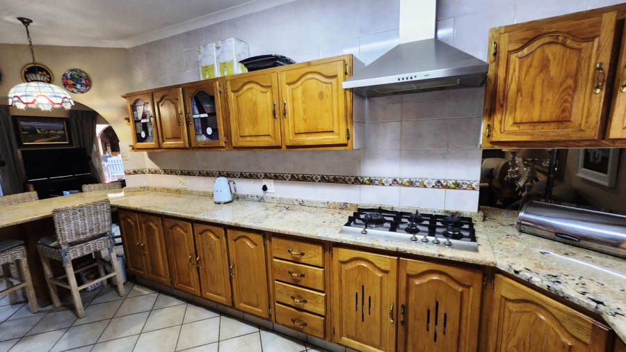 4 Bedroom Property for Sale in Eldoraigne Gauteng