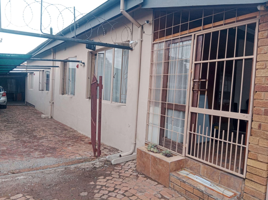 6 Bedroom Property for Sale in Claremont Gauteng