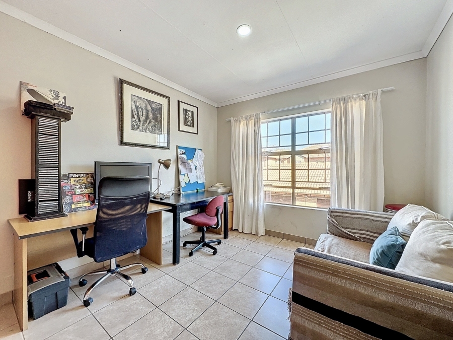 4 Bedroom Property for Sale in Hazeldean Gauteng