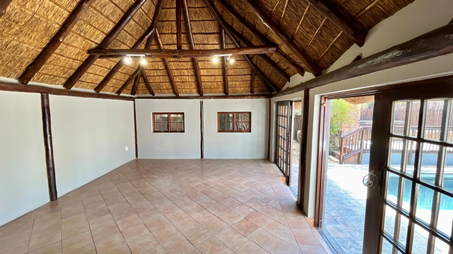 3 Bedroom Property for Sale in Thatchfield Estate Gauteng