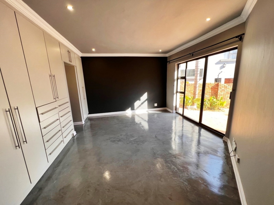 3 Bedroom Property for Sale in Highveld Gauteng