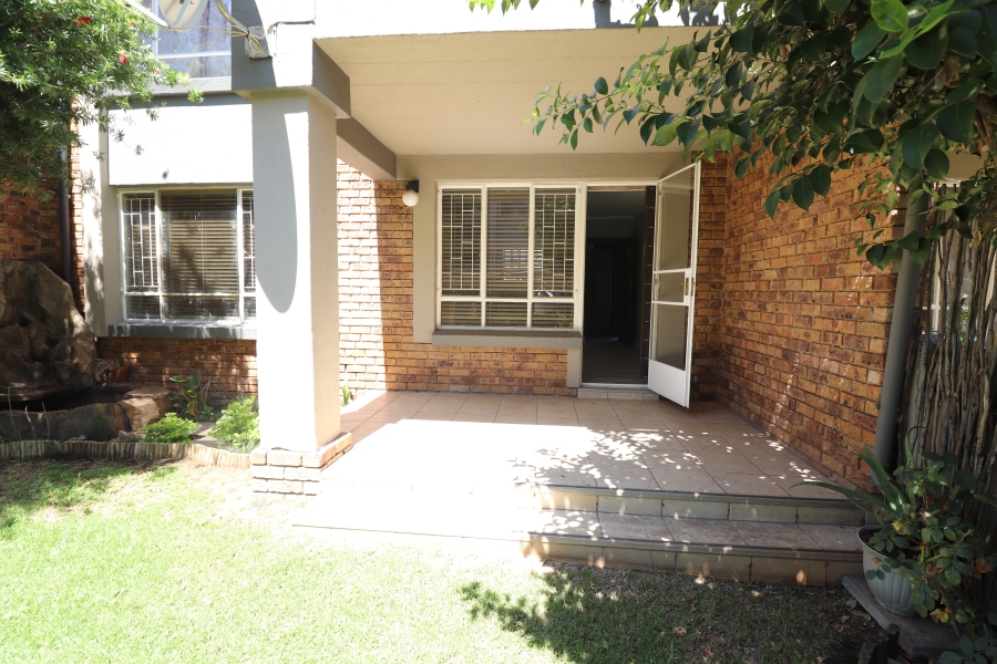 2 Bedroom Property for Sale in Glen Marais Gauteng