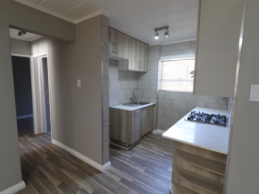 2 Bedroom Property for Sale in Glen Marais Gauteng