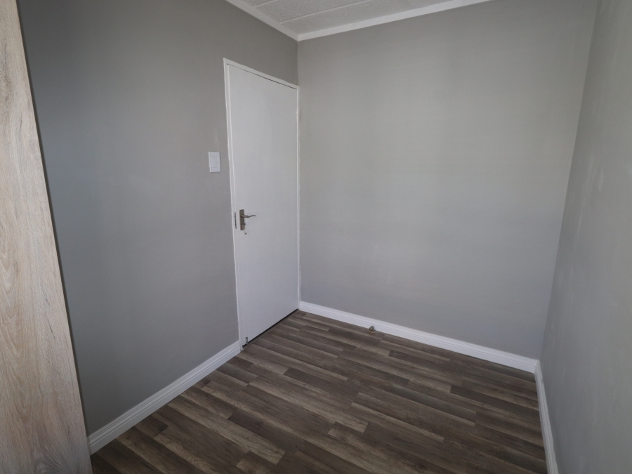 2 Bedroom Property for Sale in Glen Marais Gauteng