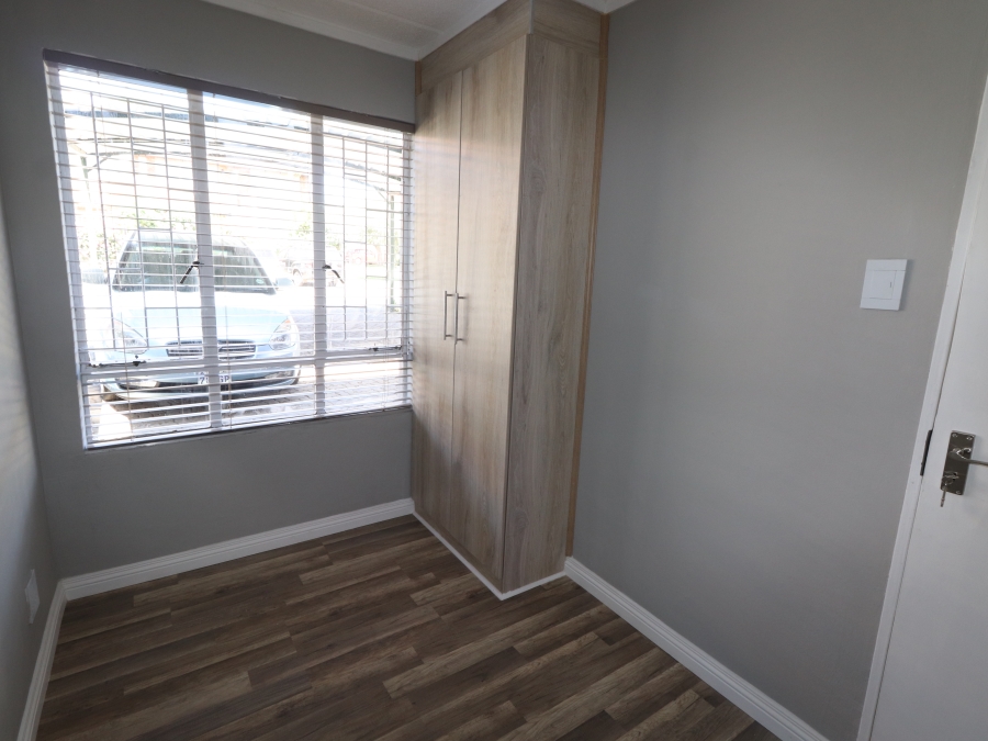 2 Bedroom Property for Sale in Glen Marais Gauteng