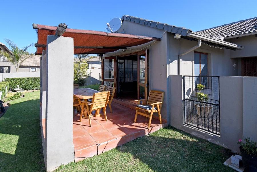 2 Bedroom Property for Sale in North Riding Gauteng