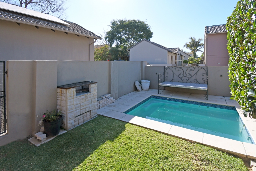 2 Bedroom Property for Sale in North Riding Gauteng