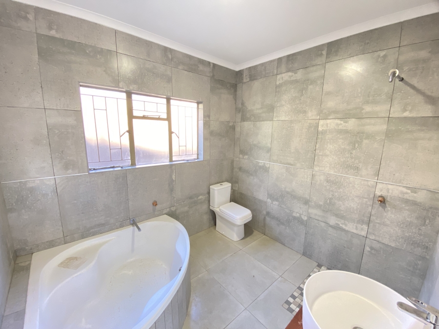 5 Bedroom Property for Sale in Wonderboom Gauteng