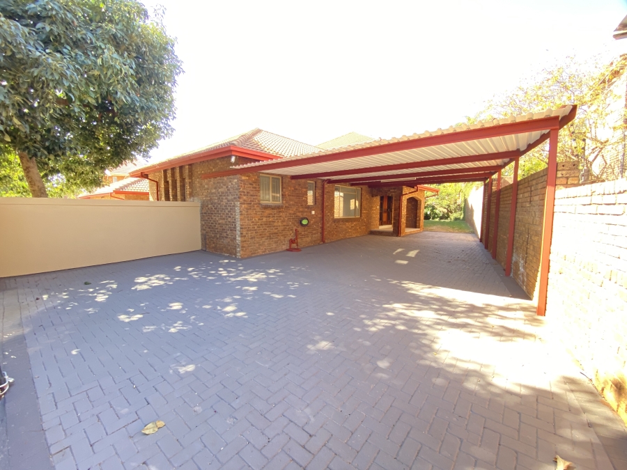 5 Bedroom Property for Sale in Wonderboom Gauteng