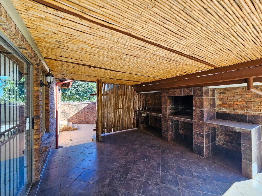 5 Bedroom Property for Sale in Wonderboom Gauteng