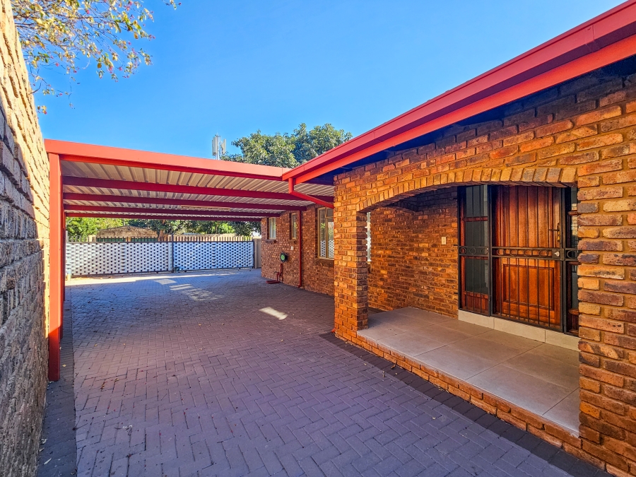 5 Bedroom Property for Sale in Wonderboom Gauteng