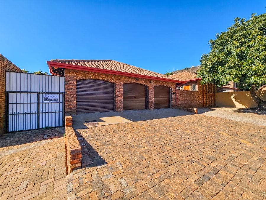 5 Bedroom Property for Sale in Wonderboom Gauteng