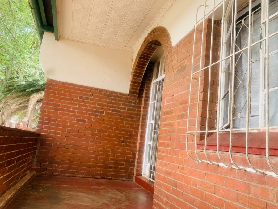 8 Bedroom Property for Sale in Bezuidenhout Valley Gauteng