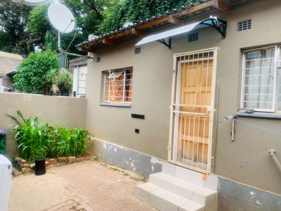 8 Bedroom Property for Sale in Bezuidenhout Valley Gauteng