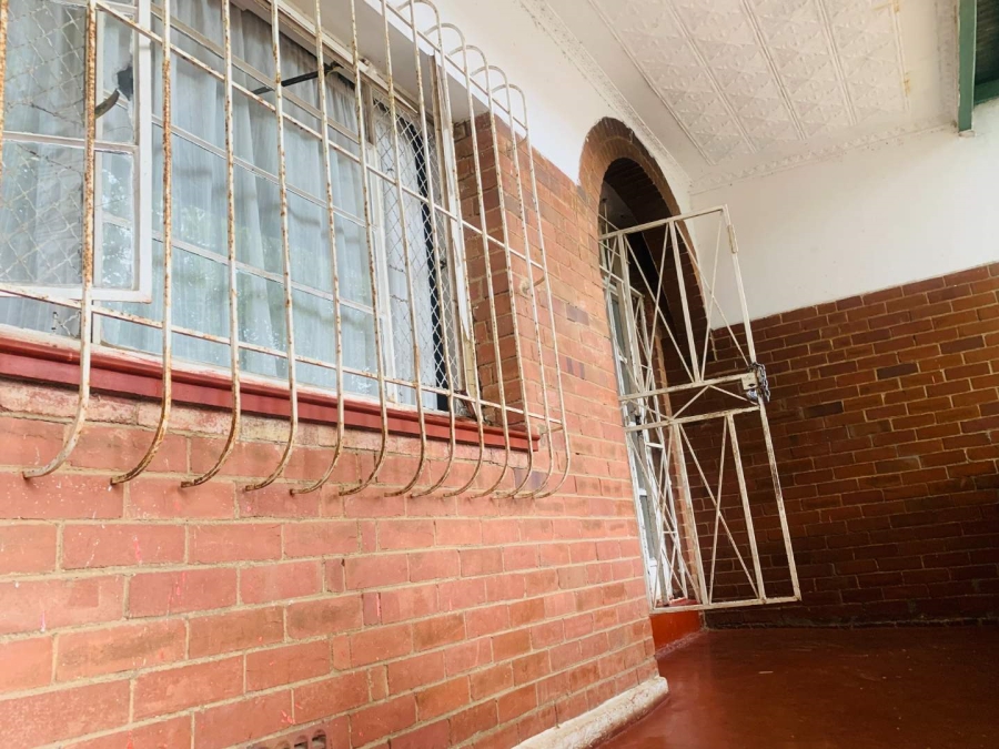 8 Bedroom Property for Sale in Bezuidenhout Valley Gauteng