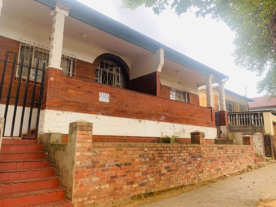 8 Bedroom Property for Sale in Bezuidenhout Valley Gauteng