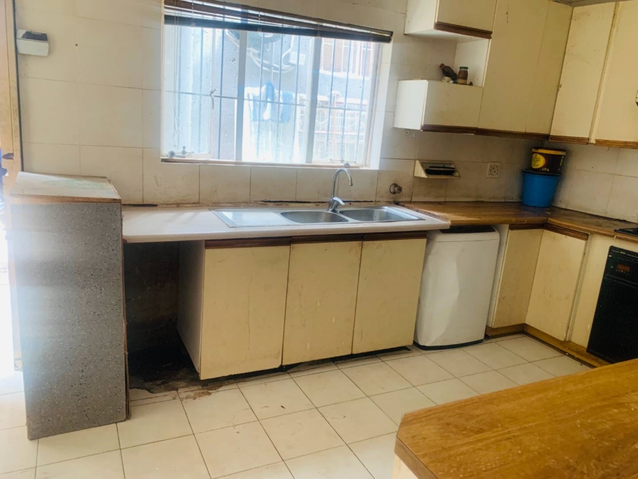 13 Bedroom Property for Sale in Bezuidenhout Valley Gauteng